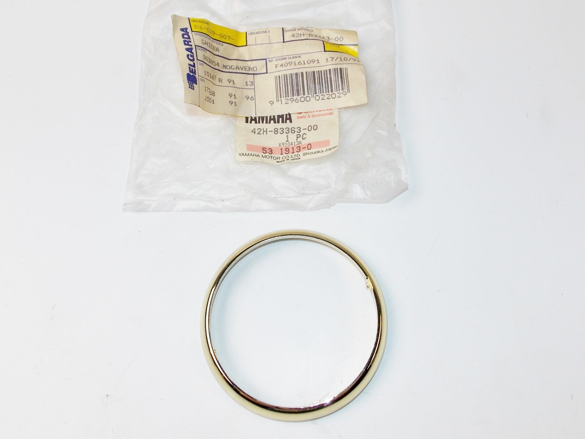 NOS OEM YAMAHA 1984-1988 XV1100 TURN SIGNAL BLINKER LENS GOLD RIM 42H-83363-00 - MotoRaider