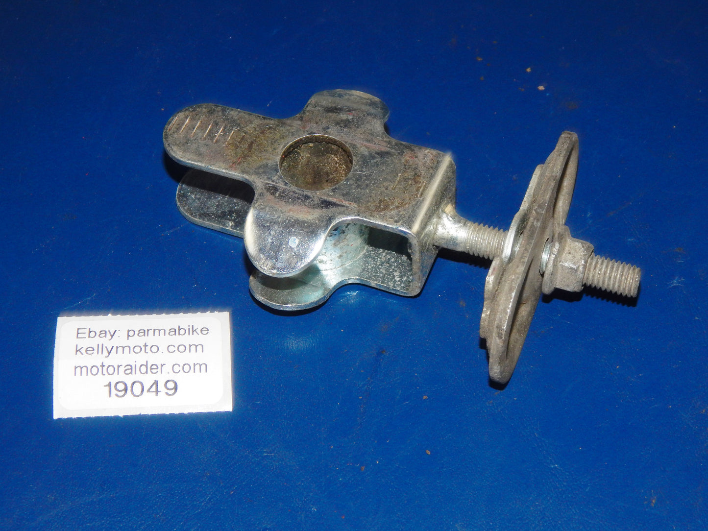 1993 SUZUKI BANDIT GSF 400 REAR WHEEL CHAIN AXLE ADJUSTER 61410-10D00 VINTAGE - MotoRaider