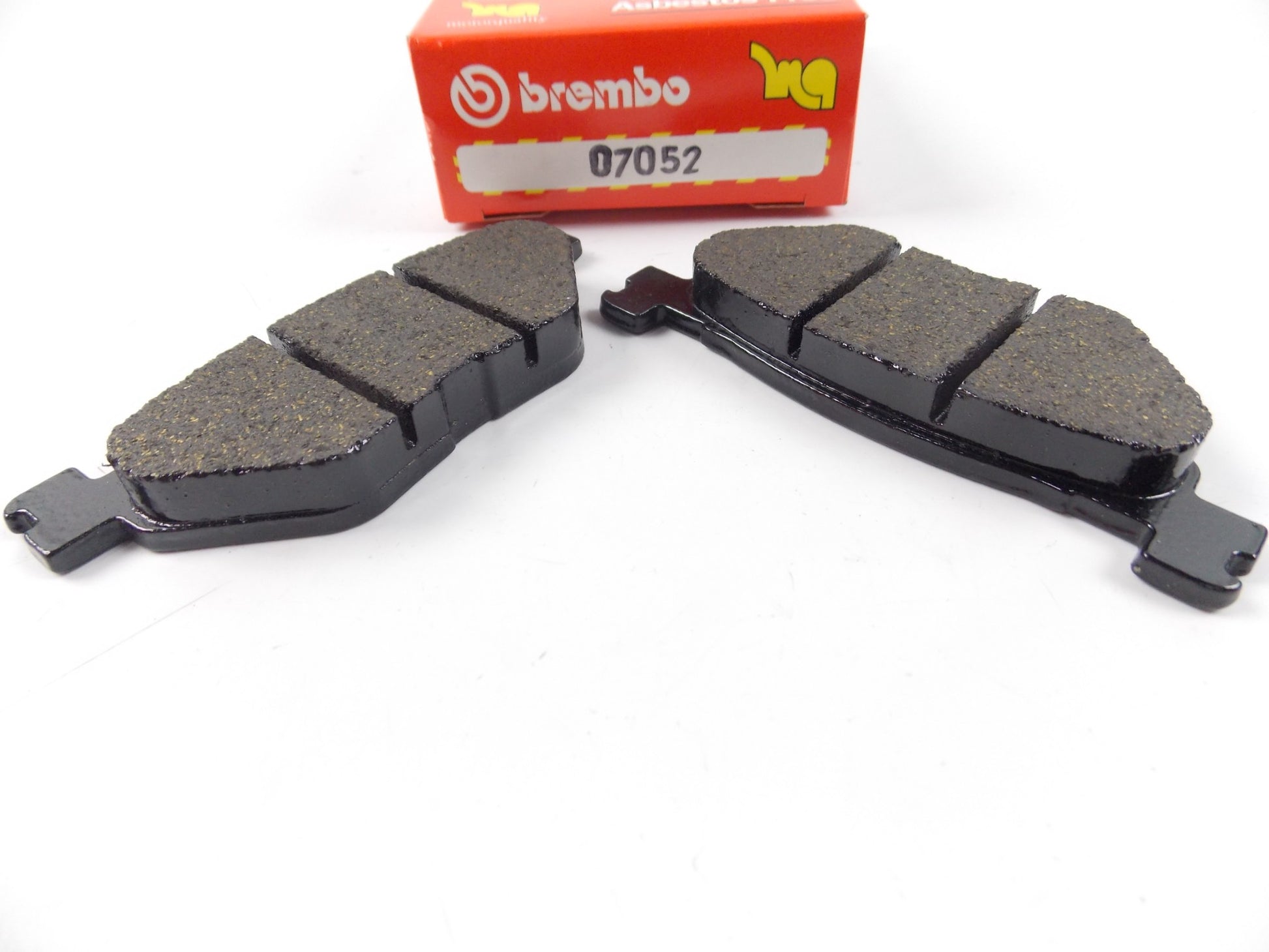 NOS BREMBO YAMAHA 500 T-MAX PADS BRAKE FRONT REAR WHEEL 07052 - MotoRaider