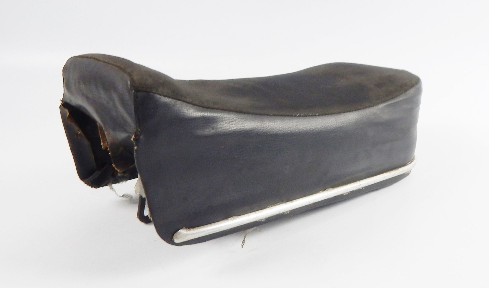 1968 PERIPOLI GIULIETTA AMERICA JUNIOR 50 SADDLE FOAM SEAT L=14" W=7" VINTAGE - MotoRaider