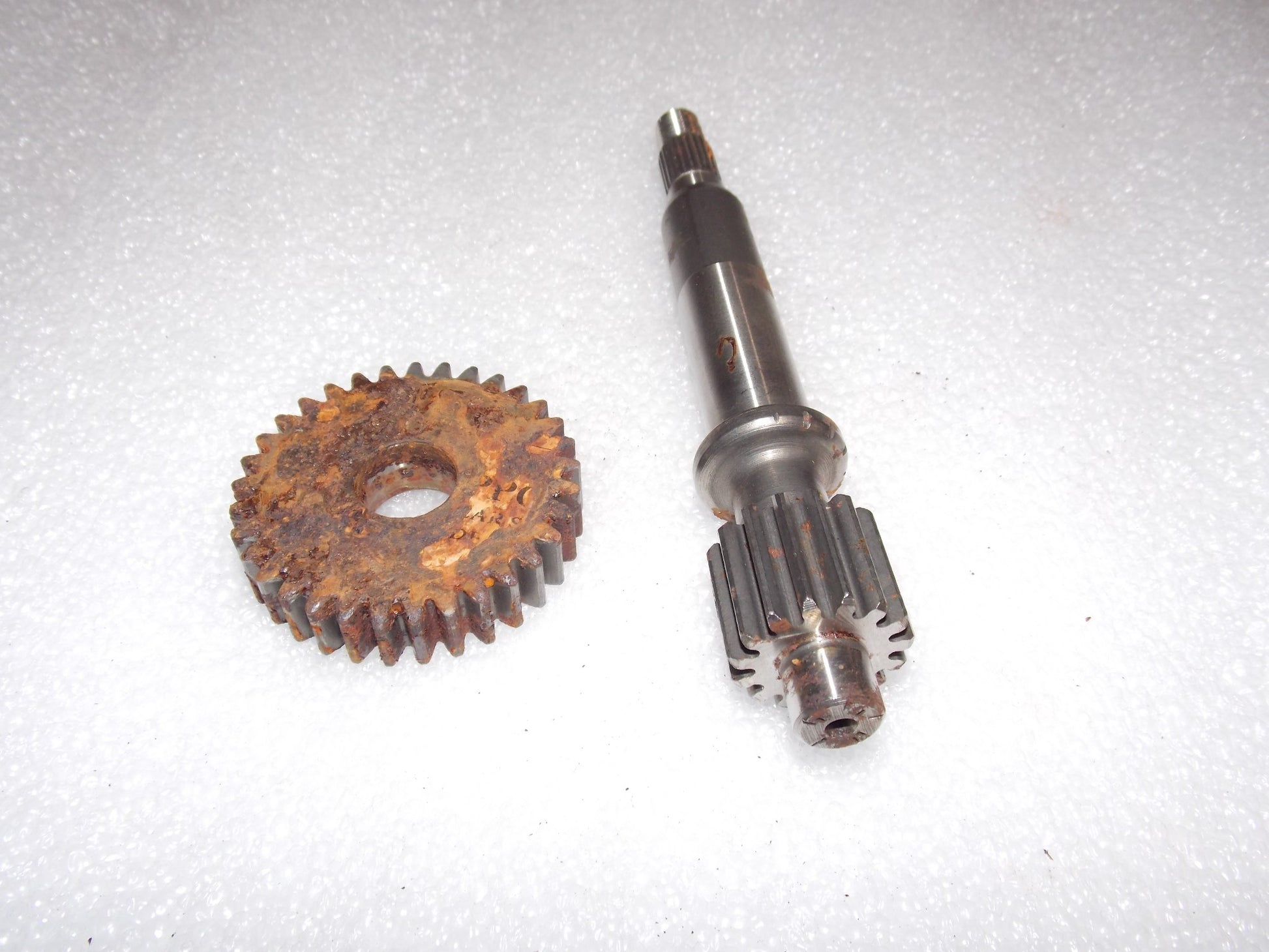 NOS MALOSSI 67 7121 TRANSMISSION GEAR SHAFT Z=15-33 PEUGEOT SV50 GEO ZENITH 2T - MotoRaider