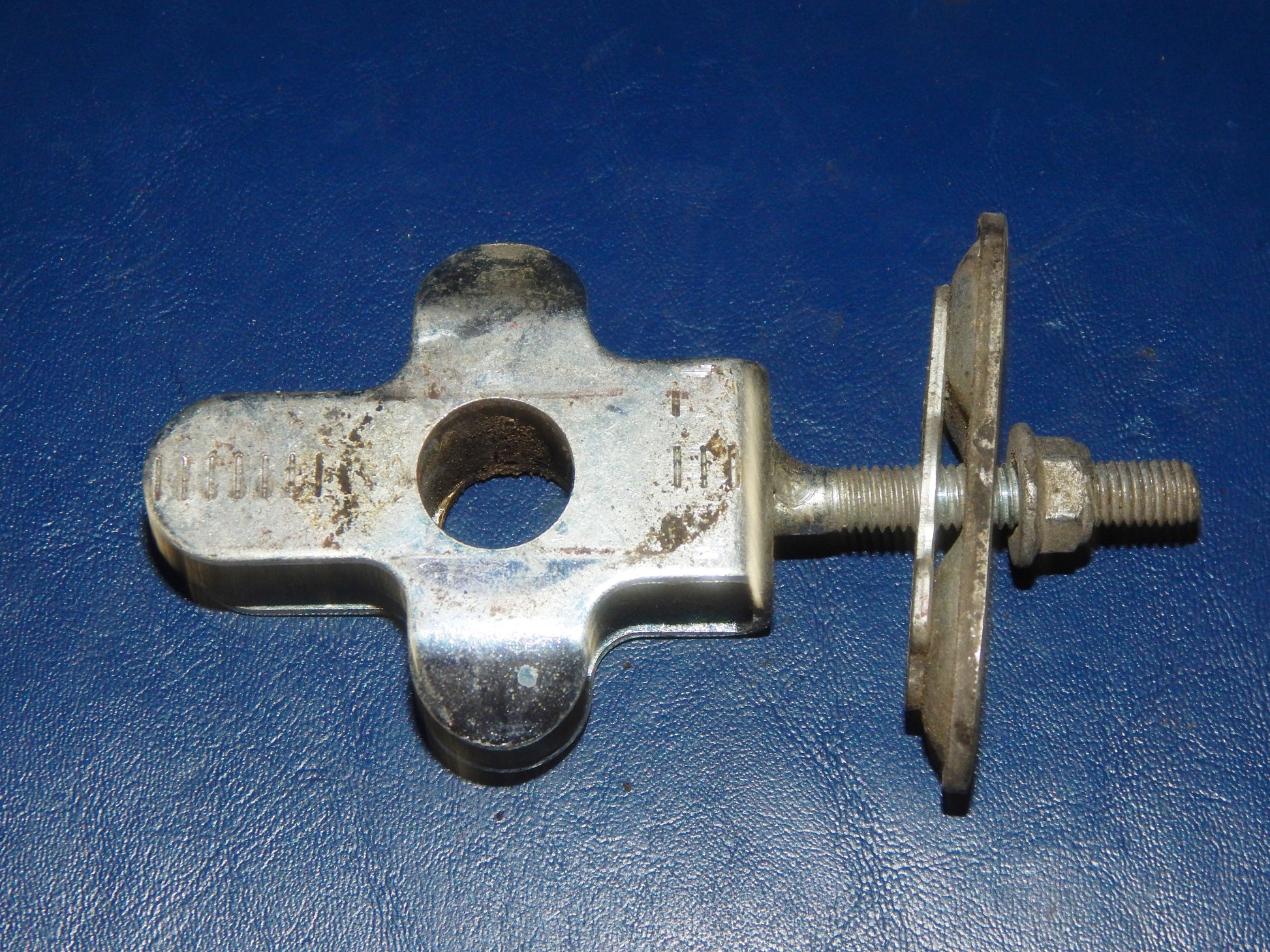 1993 SUZUKI BANDIT GSF 400 REAR WHEEL CHAIN AXLE ADJUSTER 61410-10D00 VINTAGE - MotoRaider