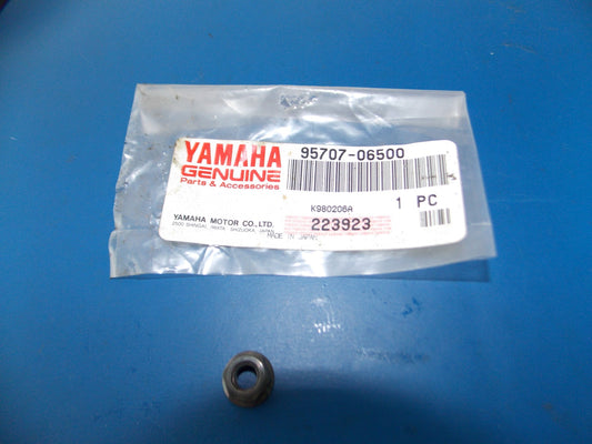 NOS YAMAHA 1981-2020 XJ650/750 XC180/200 XV920/750 VMX12 FLANGE NUT 95707-06500 - MotoRaider