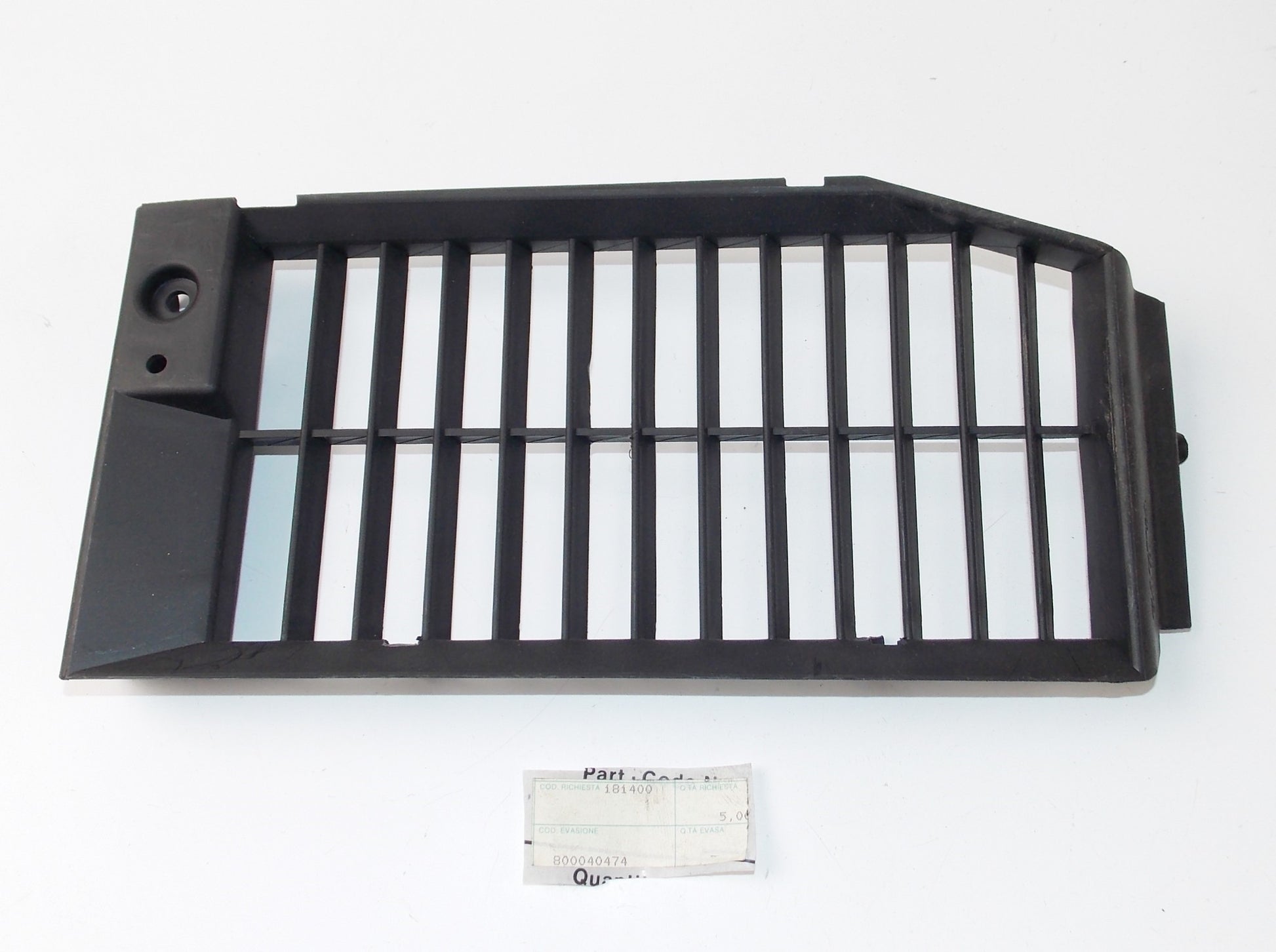 NOS OEM CAGIVA 1985 ALETTA ROSSA 125 1986 ELEFANTRE 200 RADIATOR COVER 800040474 - MotoRaider