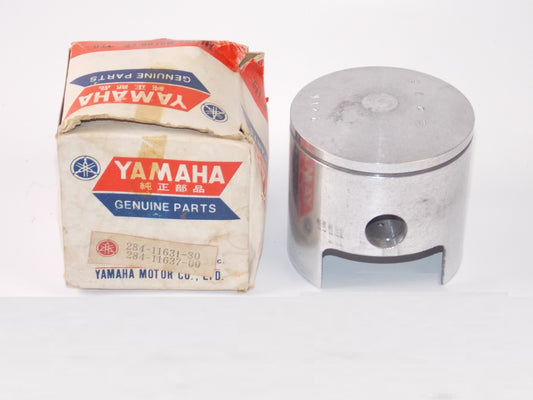 NOS OEM YAMAHA 1970-1971 RT1 PISTON 3 O/S 0.75 284-11631-30 | 284-11637-00 - MotoRaider