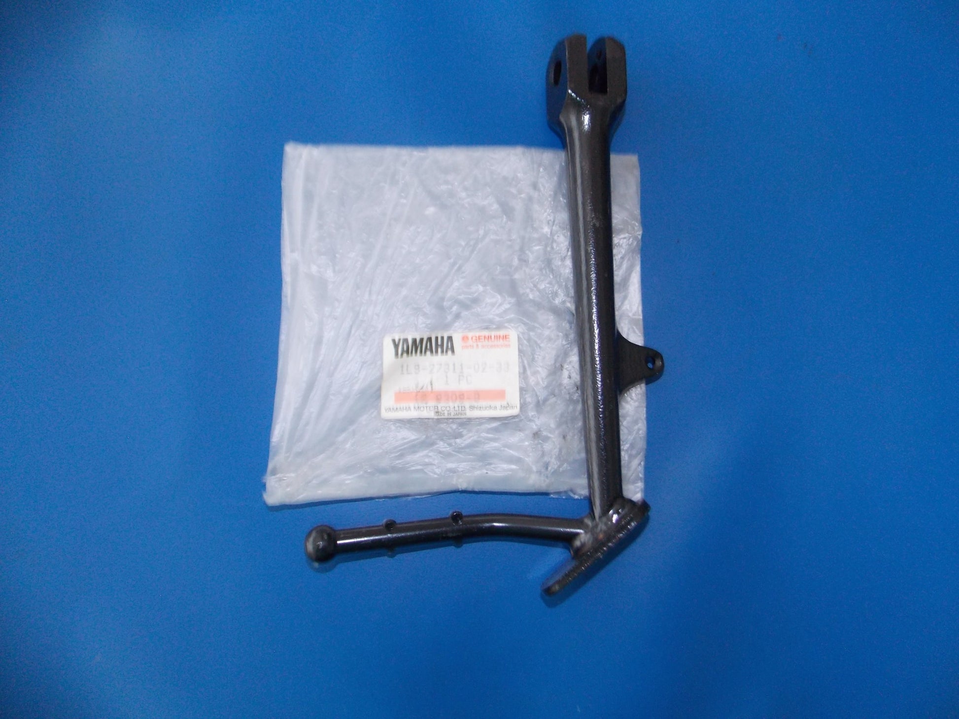 NOS  YAMAHA  1976-1982 XS360/400  SIDE KICKSTAND  1L9-27311-02-33 - MotoRaider