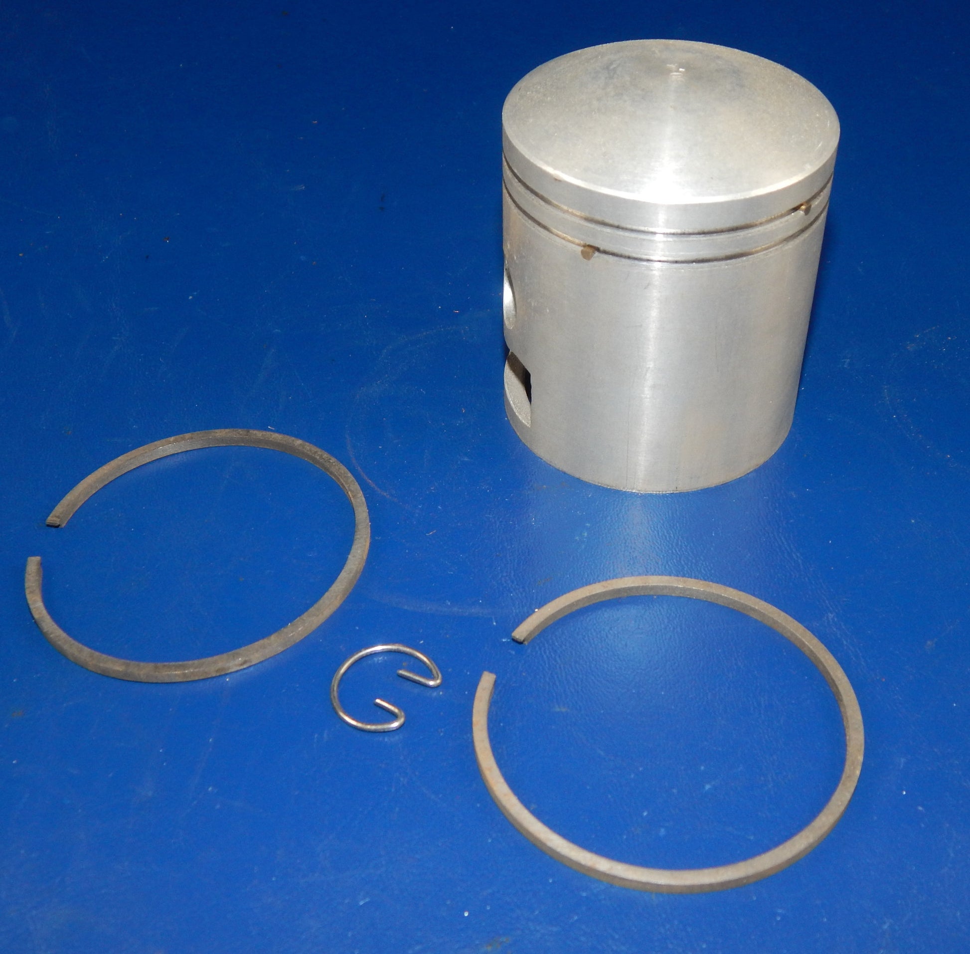 1980's VESPA PIAGGIO PX ENGINE MOTOR CYLINDER BARREL PISTON 60.4mm VINTAGE - MotoRaider