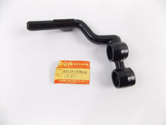 NOS OEM SUZUKI 1977-79 GS550 LEFT FOOT REST BRACKET PEG STAND MOUNT 43521-47000 - MotoRaider