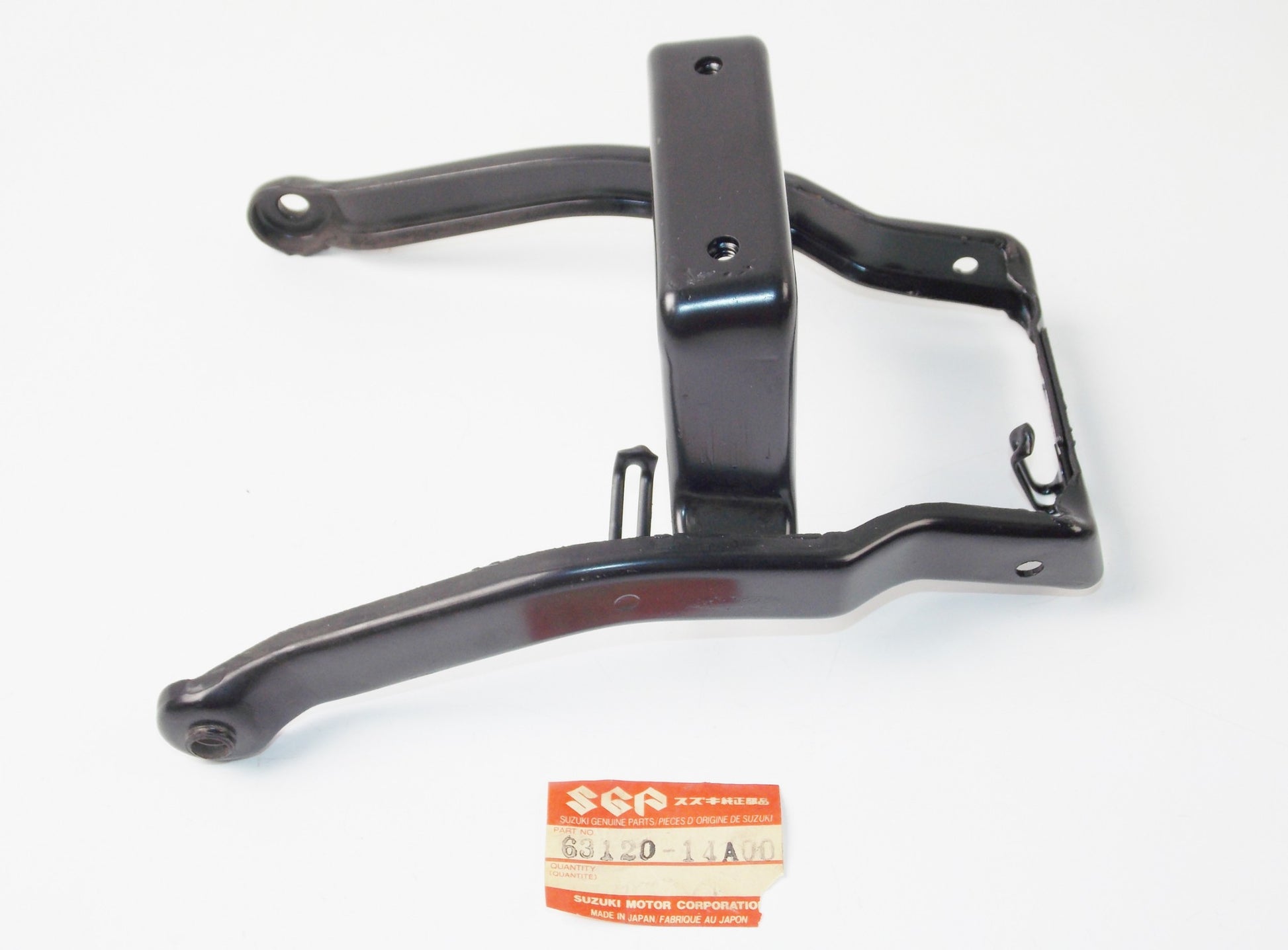 NOS OEM SUZUKI 1985 SP600 1990-1991 DR650 REINFORCEMENT REAR FENDER 63120-14A00 - MotoRaider