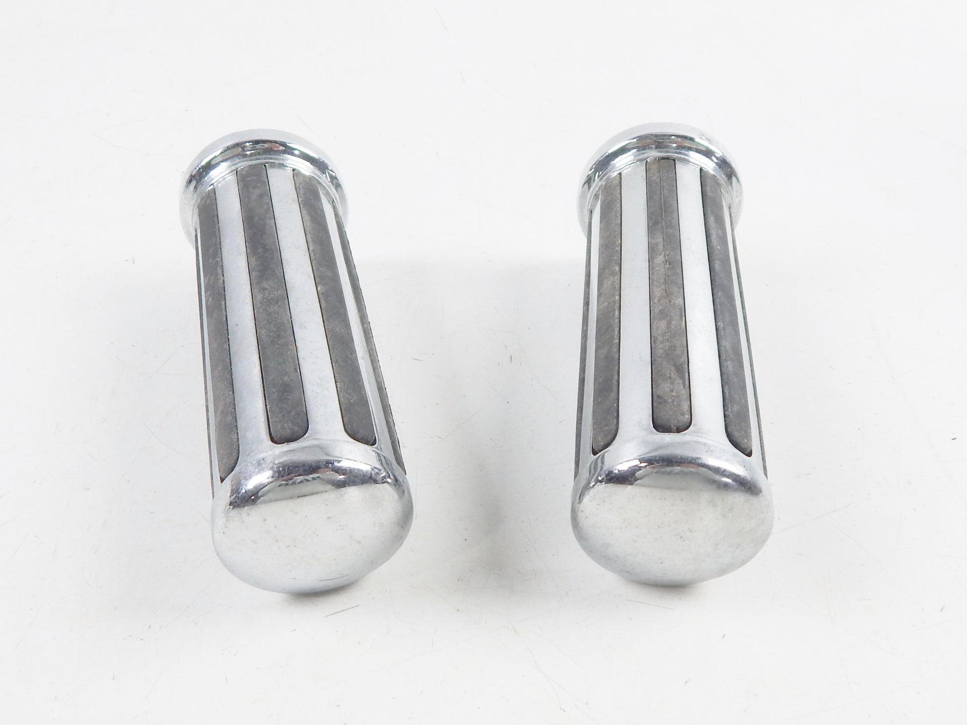 MOTORCYCLE CUSTOM CHOPPER METAL CHROMED RUBBER HANDLEBAR GRIP HOLES=22/24mm - MotoRaider