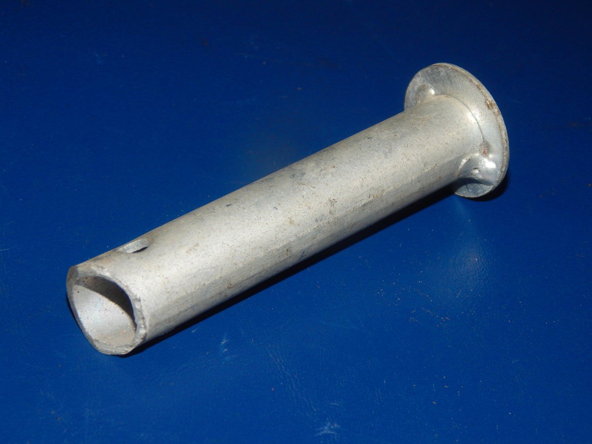 VINTAGE MOTORCYCLE MOPED FRAME CHASSIS R or L FOOT PEG L=100mm D=20mm - MotoRaider