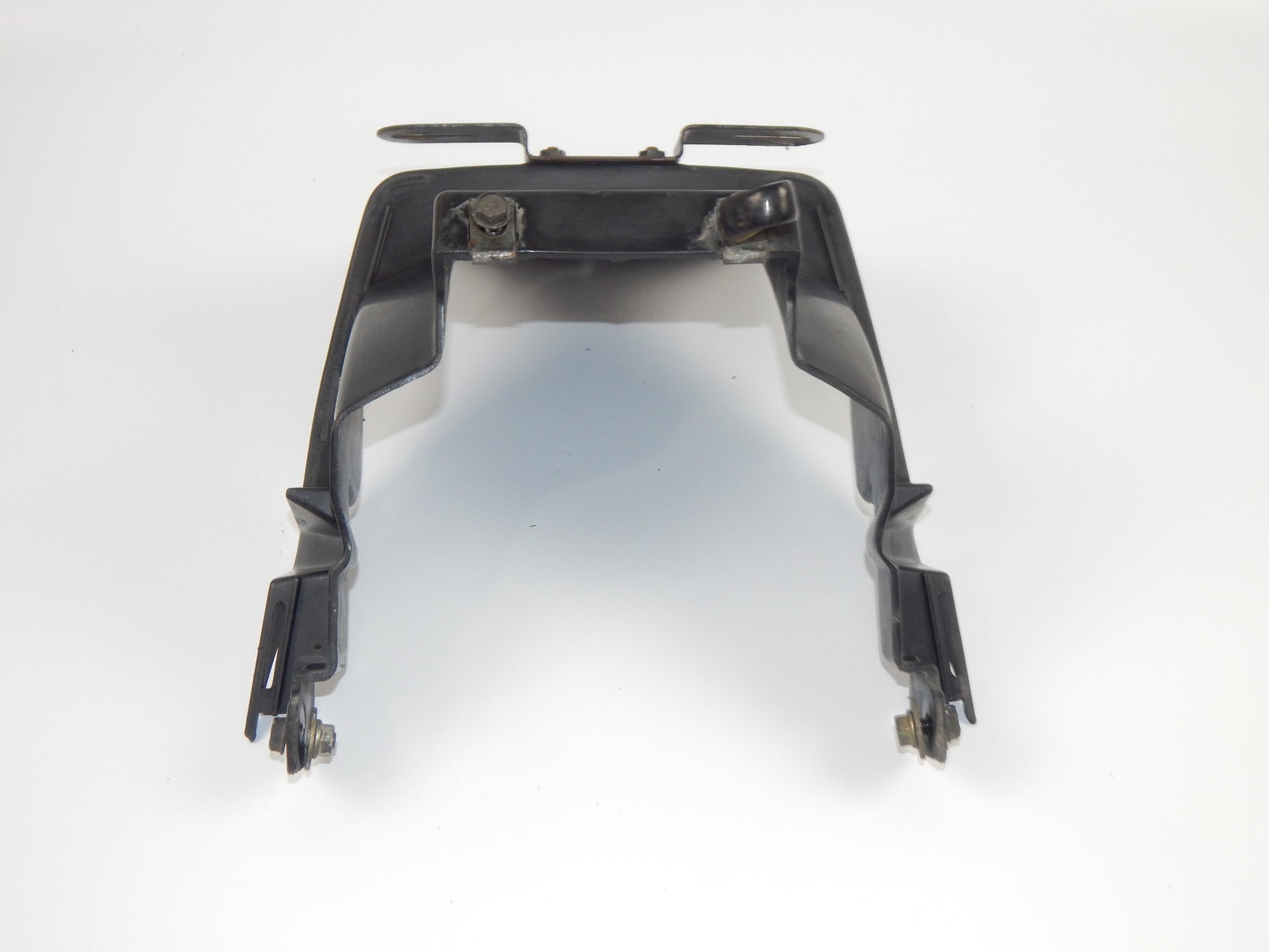1986 KAWASAKI GPX 750-R REAR FENDER INNER TAIL SECTION PLATE MOUNT 35023-1182 - MotoRaider