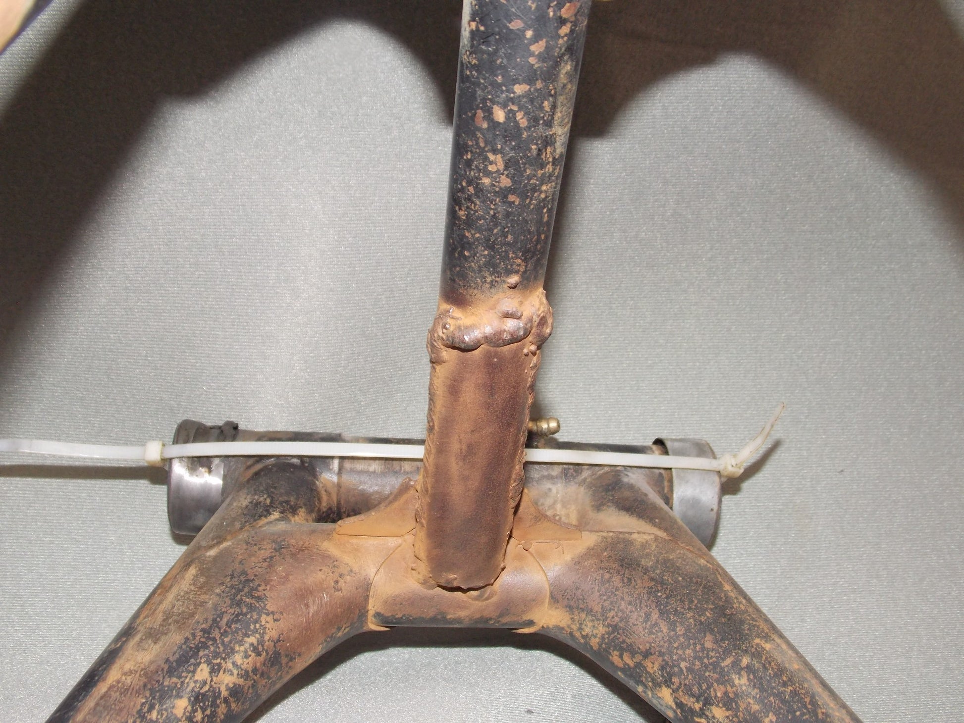 OEM YAMAHA 1976 YZ400 FRAME REAR SWING ARM CHASSIS YZ 400 - MotoRaider