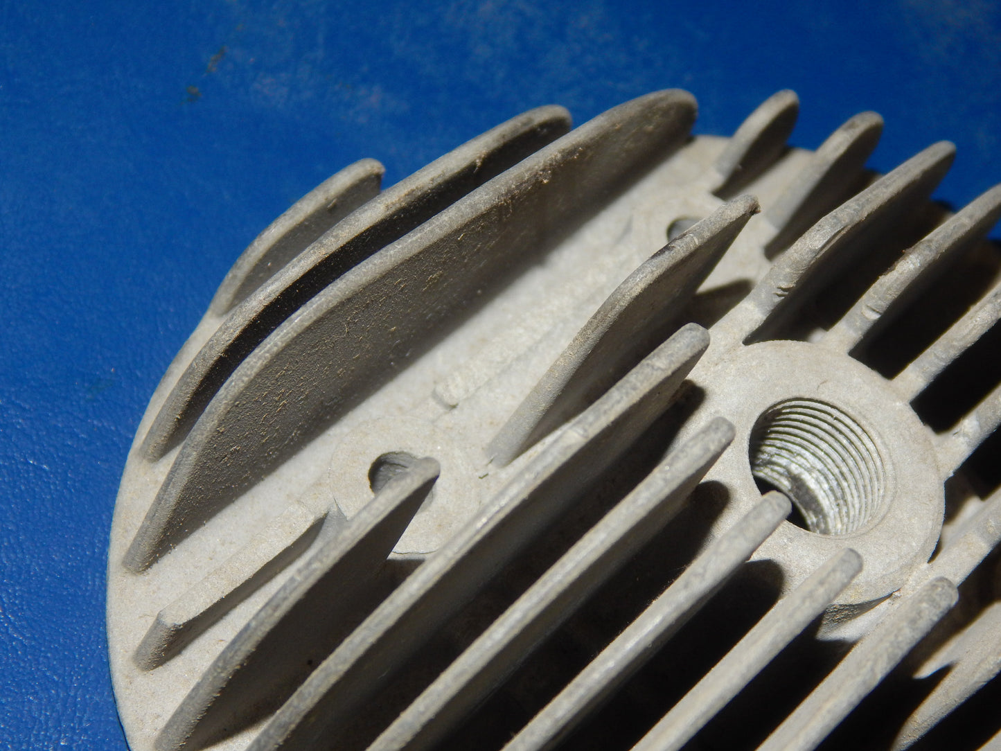 VINTAGE BENELLI 50cc CYLINDER HEAD G-7005 MOTORCYCLE MOPED ENGINE MOTOR ITALY - MotoRaider