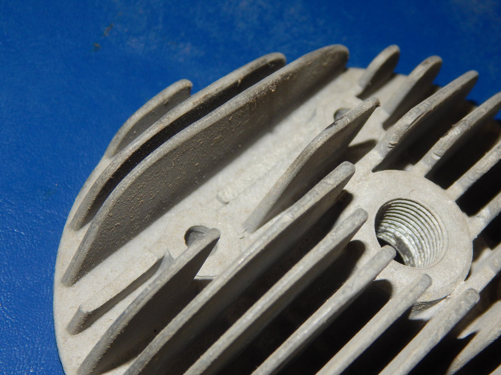 VINTAGE BENELLI 50cc CYLINDER HEAD G-7005 MOTORCYCLE MOPED ENGINE MOTOR ITALY - MotoRaider