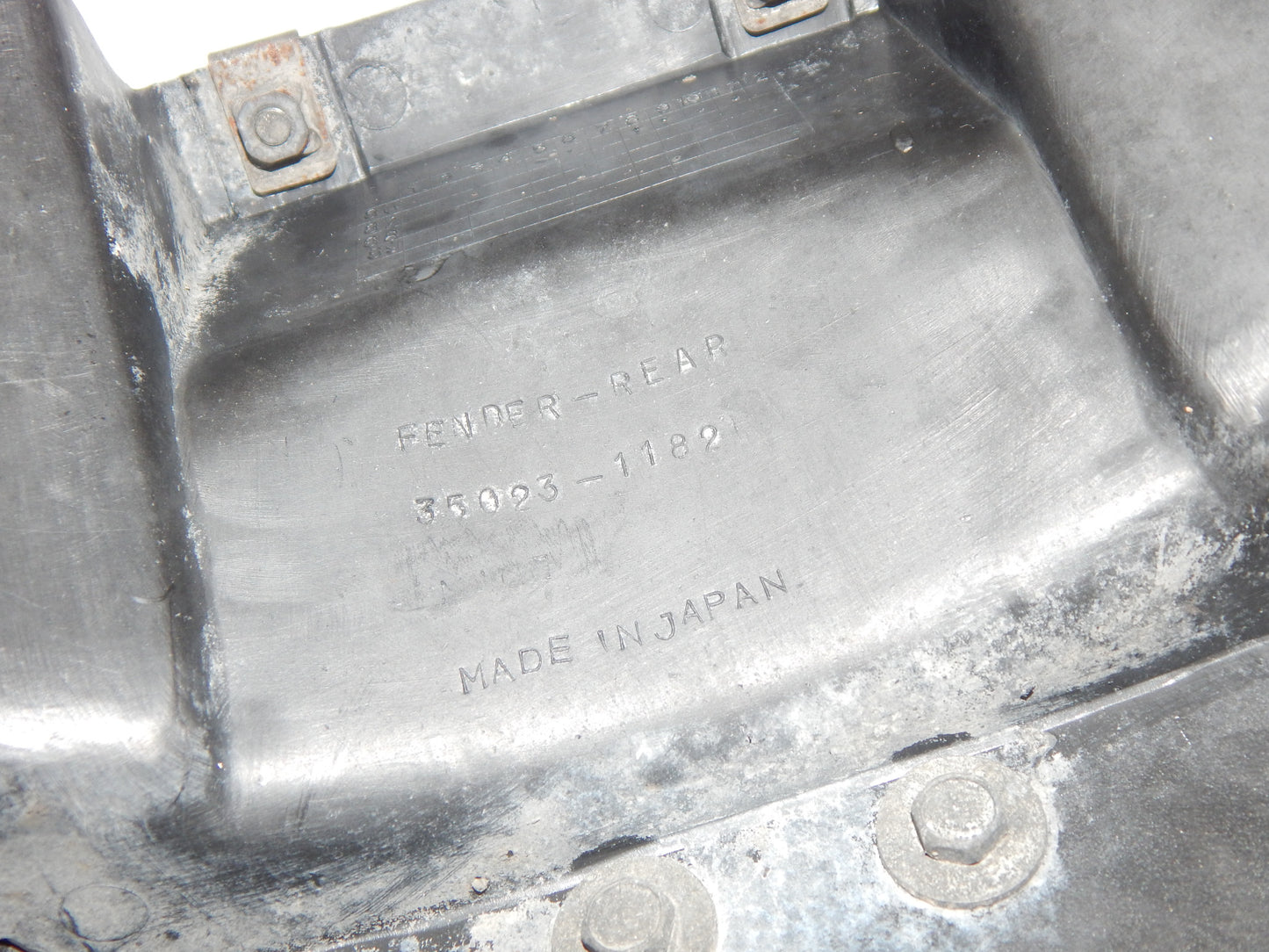 1986 KAWASAKI GPX 750-R REAR FENDER INNER TAIL SECTION PLATE MOUNT 35023-1182 - MotoRaider
