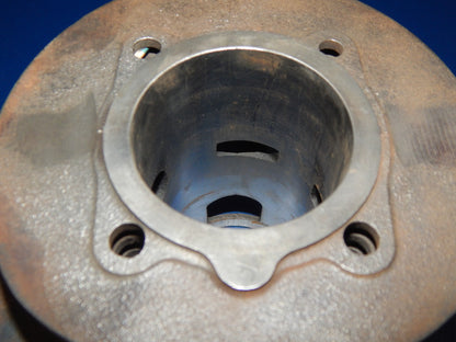 1980's VESPA PIAGGIO PX ENGINE MOTOR CYLINDER BARREL PISTON 60.4mm VINTAGE - MotoRaider