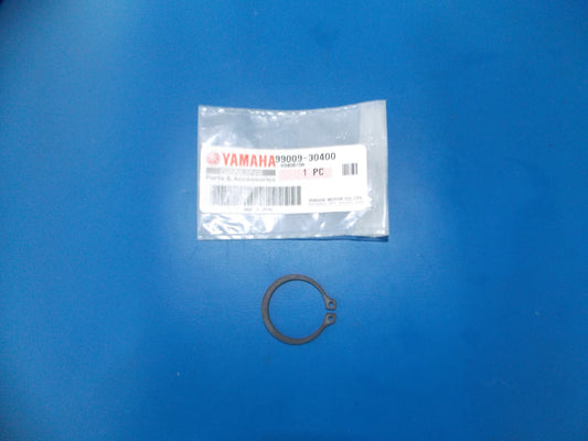 NOS YAMAHA  1962-2018 GP433/396/292/643 YDS2 SR400 AT1 CT1  CIRCLIP 99009-30400 - MotoRaider