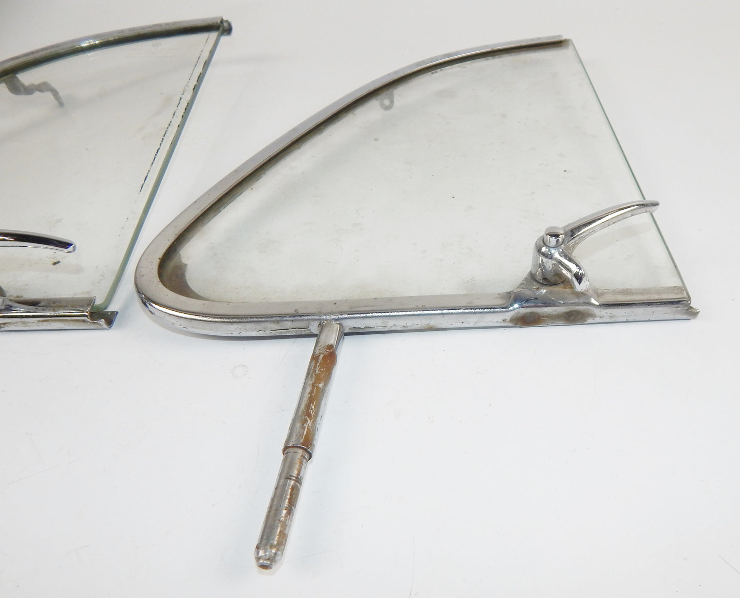 2 1960's VW BEETLE BUG RIGHT VENT WING PASSENGER WINDOW GLASS FRAME VINTAGE - MotoRaider