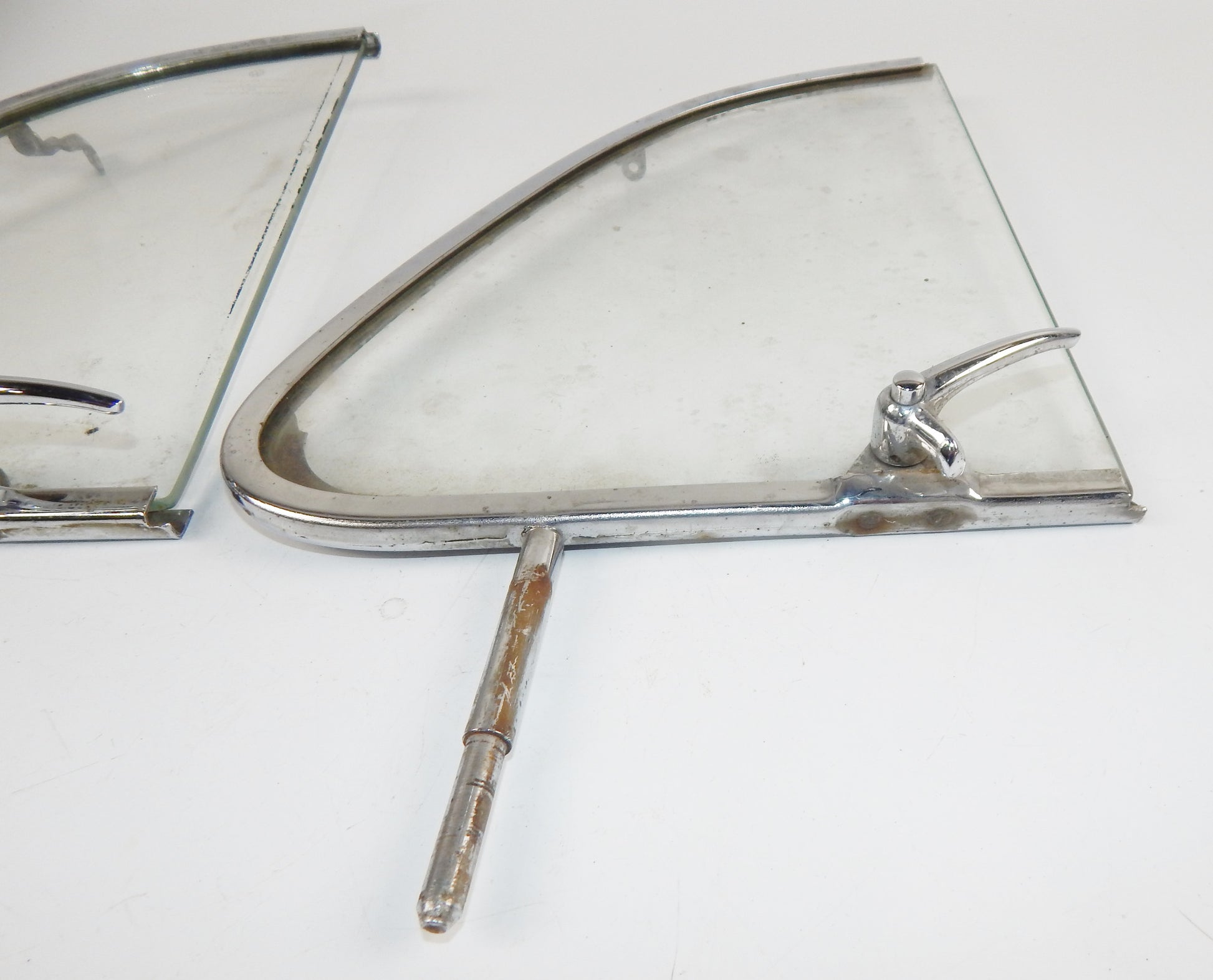 2 1960's VW BEETLE BUG RIGHT VENT WING PASSENGER WINDOW GLASS FRAME VINTAGE - MotoRaider