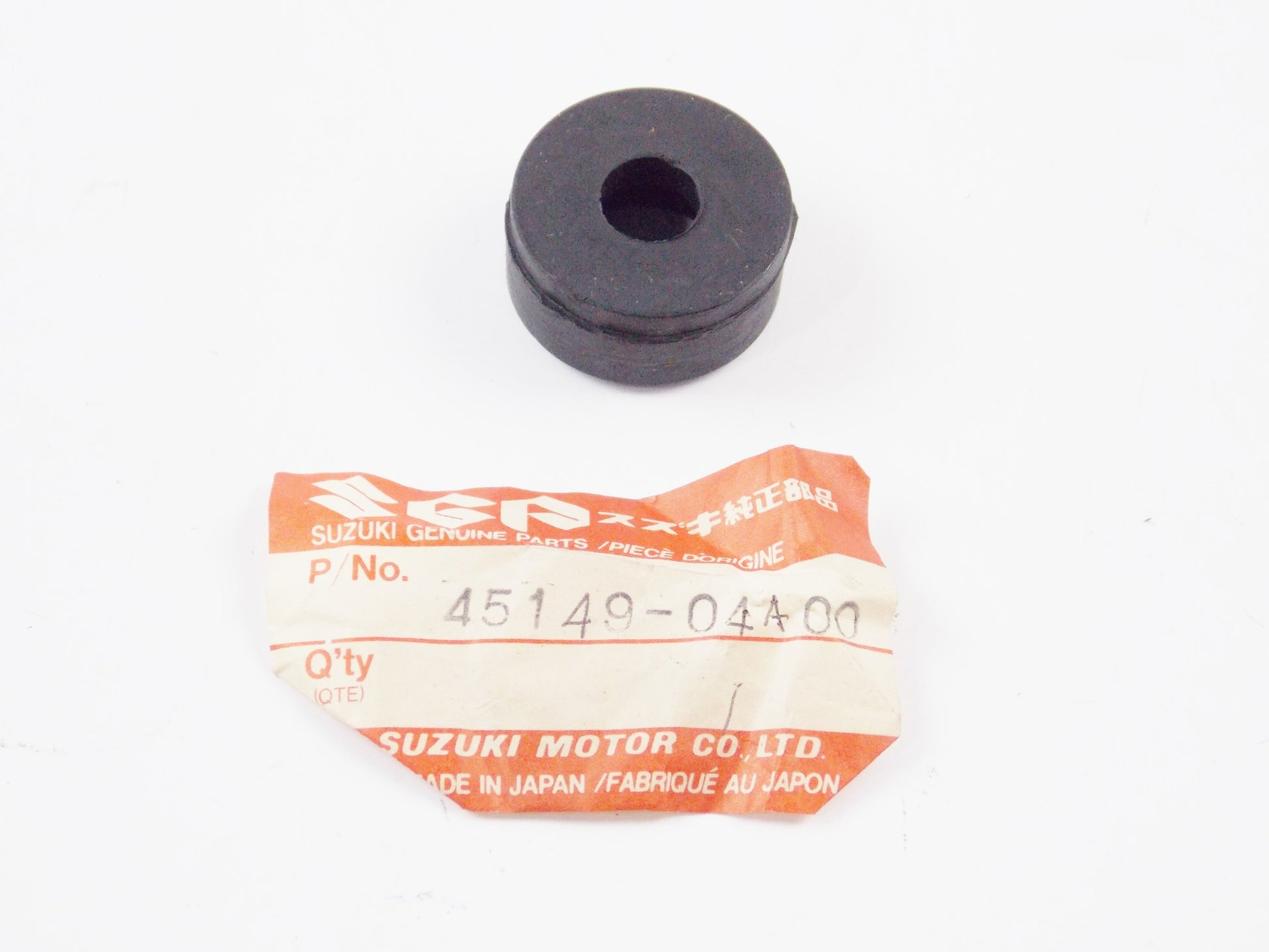 SUZUKI 2003-2017 AN650 | 1991-1993 GSF400 TAIL COVER CUSHION GROMMET 45149-04A00 - MotoRaider