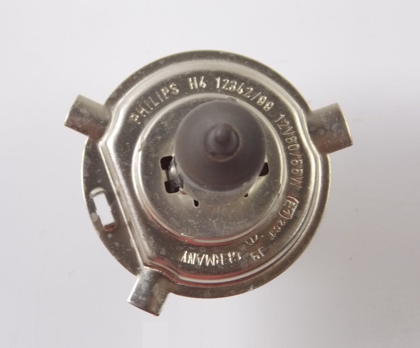 NOS OEM PHILLIPS HARLEY HEAD LIGHT LAMP HALOGEN BULB 12V 60/55W H4 67697-81 - MotoRaider