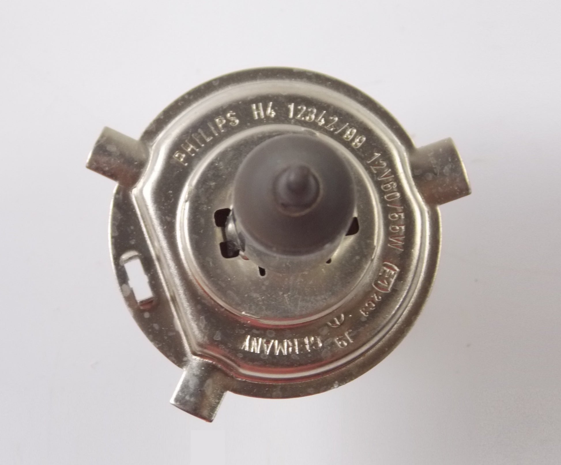 NOS OEM PHILLIPS HARLEY HEAD LIGHT LAMP HALOGEN BULB 12V 60/55W H4 67697-81 - MotoRaider
