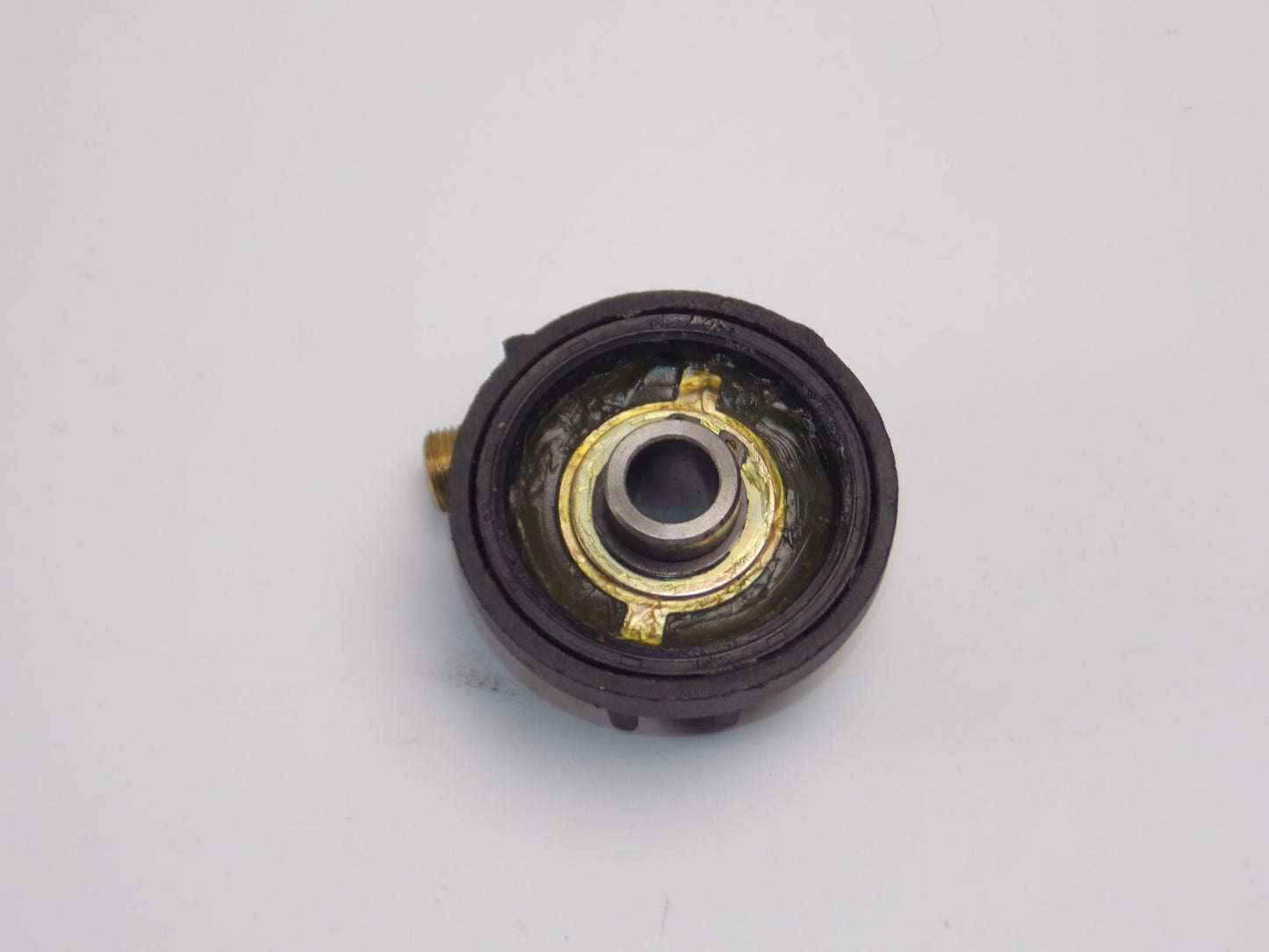 OEM PEUGEOT KISBEE 50 4T SCOOTER SPEEDOMETER DRIVE GEAR 776938 - MotoRaider