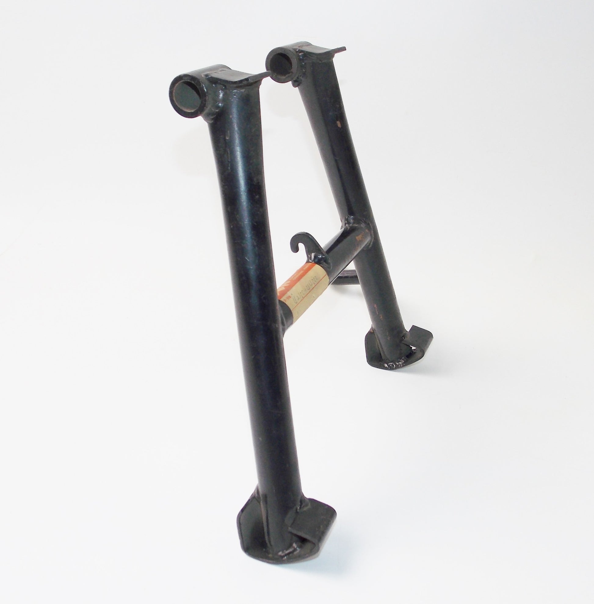 NOS OEM 1977-1978 SUZUKI GS400X FRAME CHASSIS MAIN CENTER STAND 42100-44000 - MotoRaider