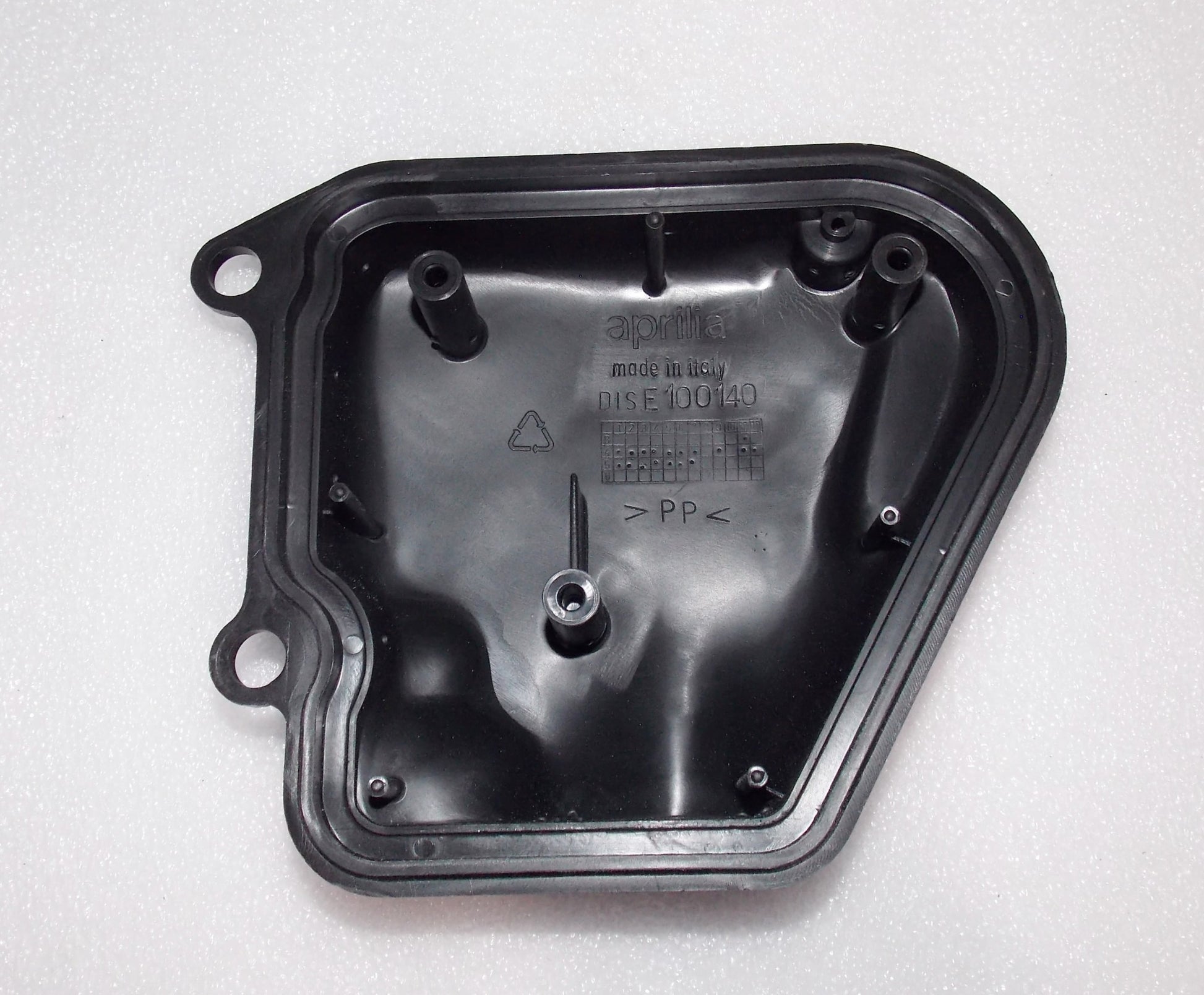NOS OEM 1994-2004 APRILIA GULLIVER,RALLY AIR FILTER BOX HOUSING BODY AP8231548 - MotoRaider