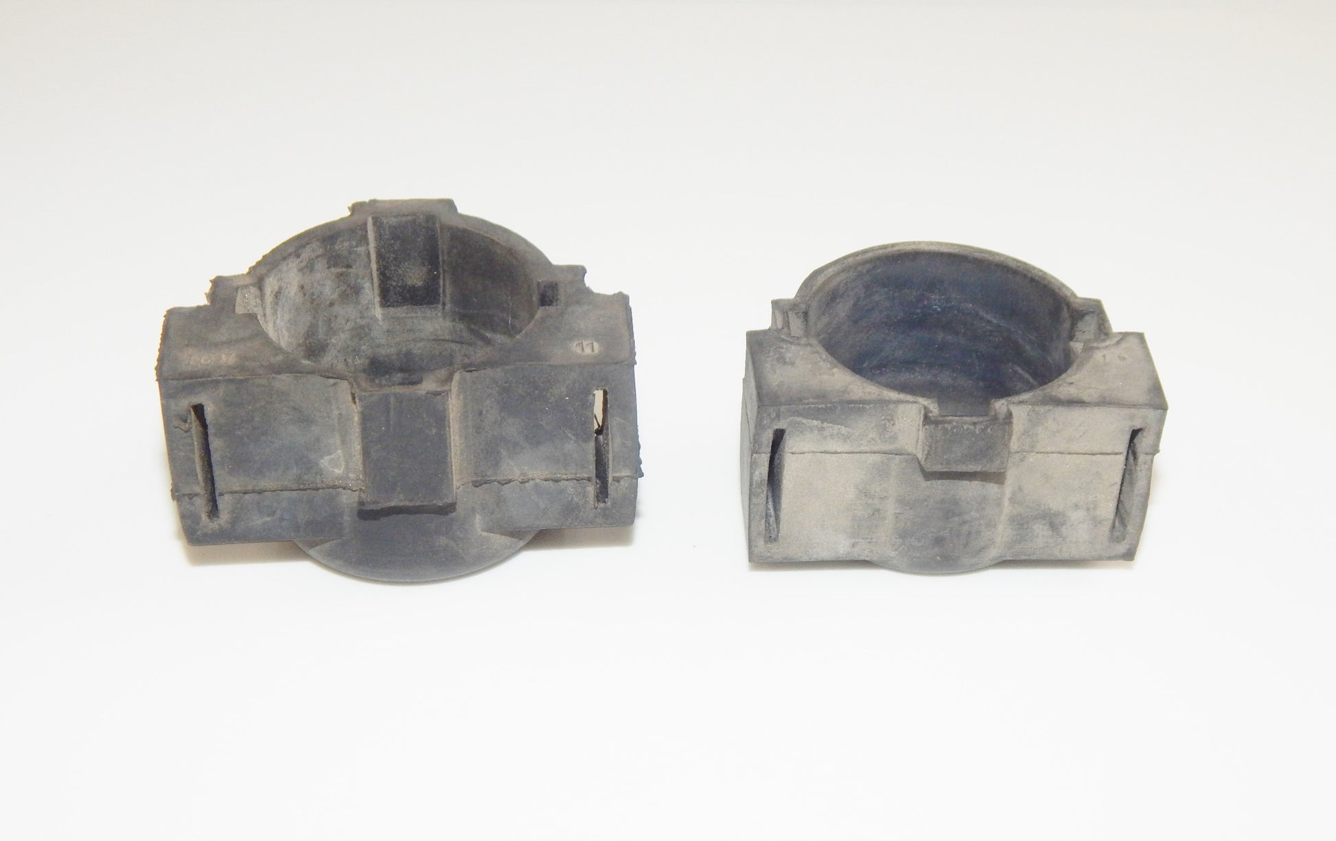 1982 YAMAHA XV750/920 VIRAGO SOLENOID RUBBER COVER PROTECTOR VINTAGE - MotoRaider