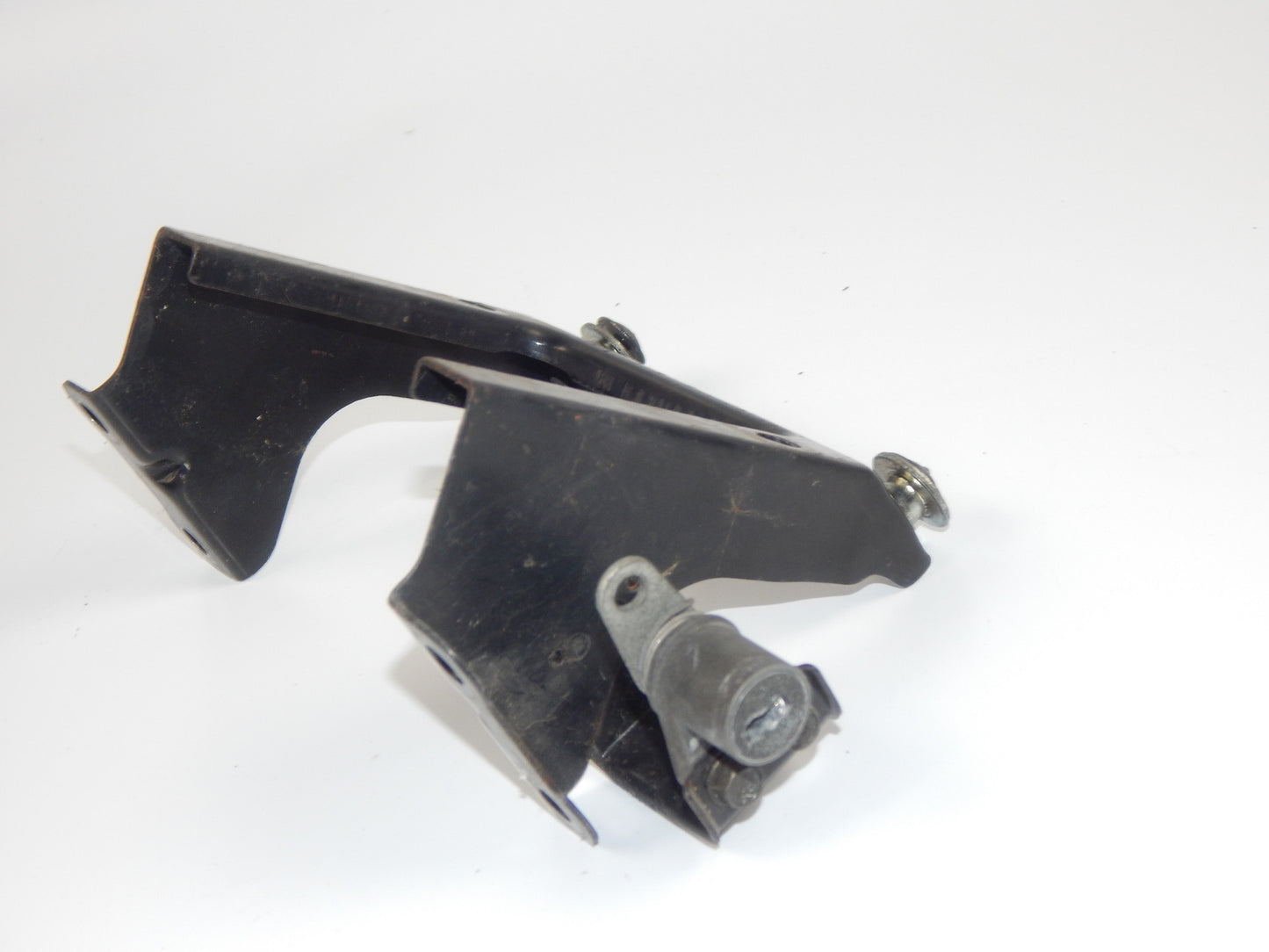 1986 KAWASAKI GPX 750-R FRAME CHASSIS TAIL SECTION GRAB HANDLE BRACKET MOUNT - MotoRaider