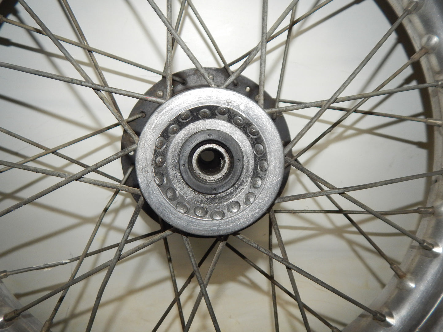 1981 BETA TRIAL 125 REAR WHEEL 18" HUB AKRONT RIM SPOKES VINTAGE ITALY - MotoRaider