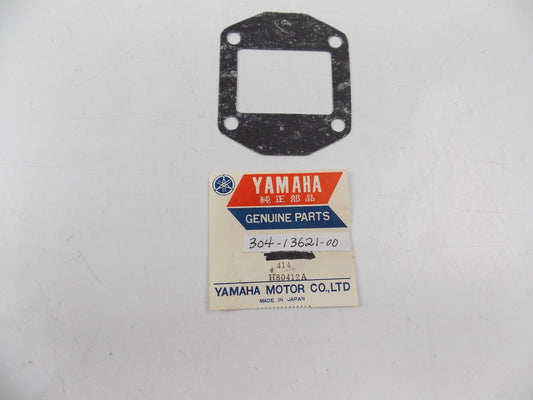 NOS OEM YAMAHA 1974 1975 1976 YZ80B GASKET SEAL REED VALVE SEAT 304-13621-00 - MotoRaider