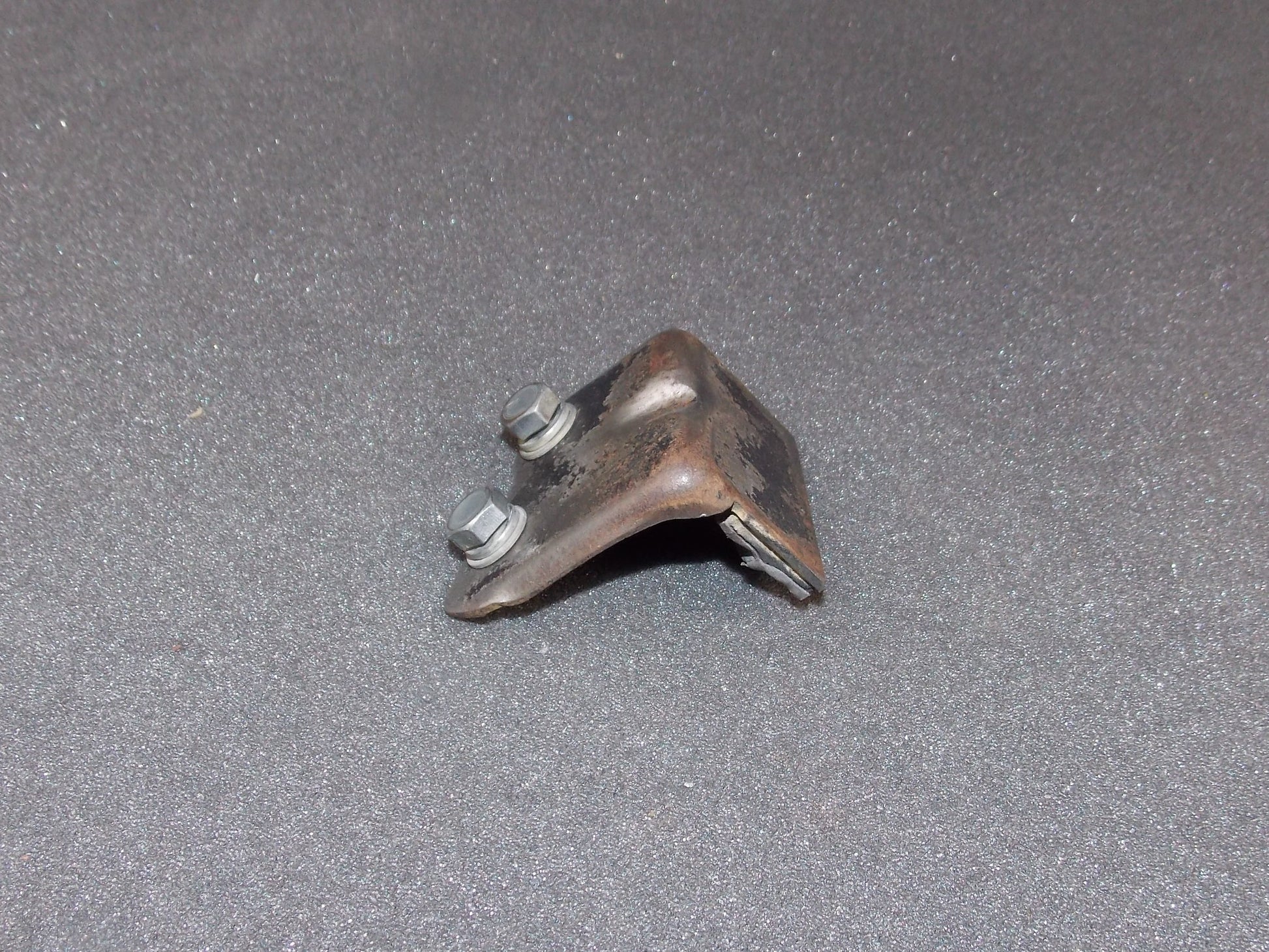 OEM YAMAHA 1976 YZ 400 YZ400 CHAIN GUIDE - MotoRaider