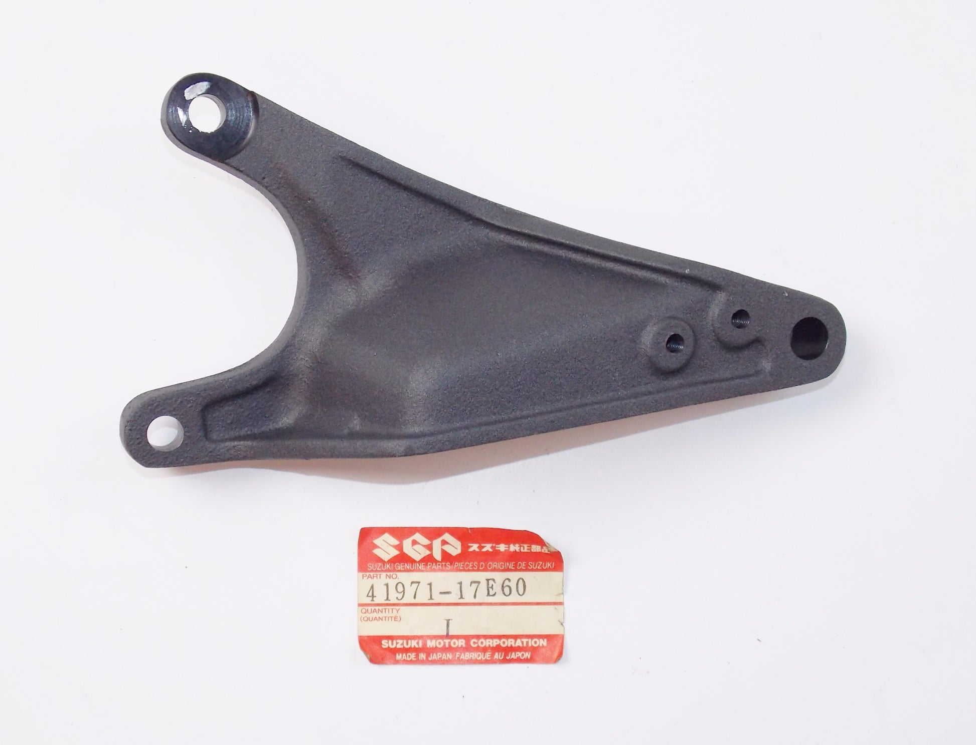 NOS OEM SUZUKI 93-95 GSX-R750/W LH ENGINE MOUNTING UPPER PLATE 41971-17E60 - MotoRaider