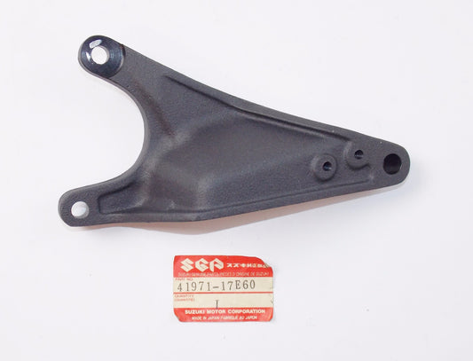 NOS OEM SUZUKI 93-95 GSX-R750/W LH ENGINE MOUNTING UPPER PLATE 41971-17E60 - MotoRaider