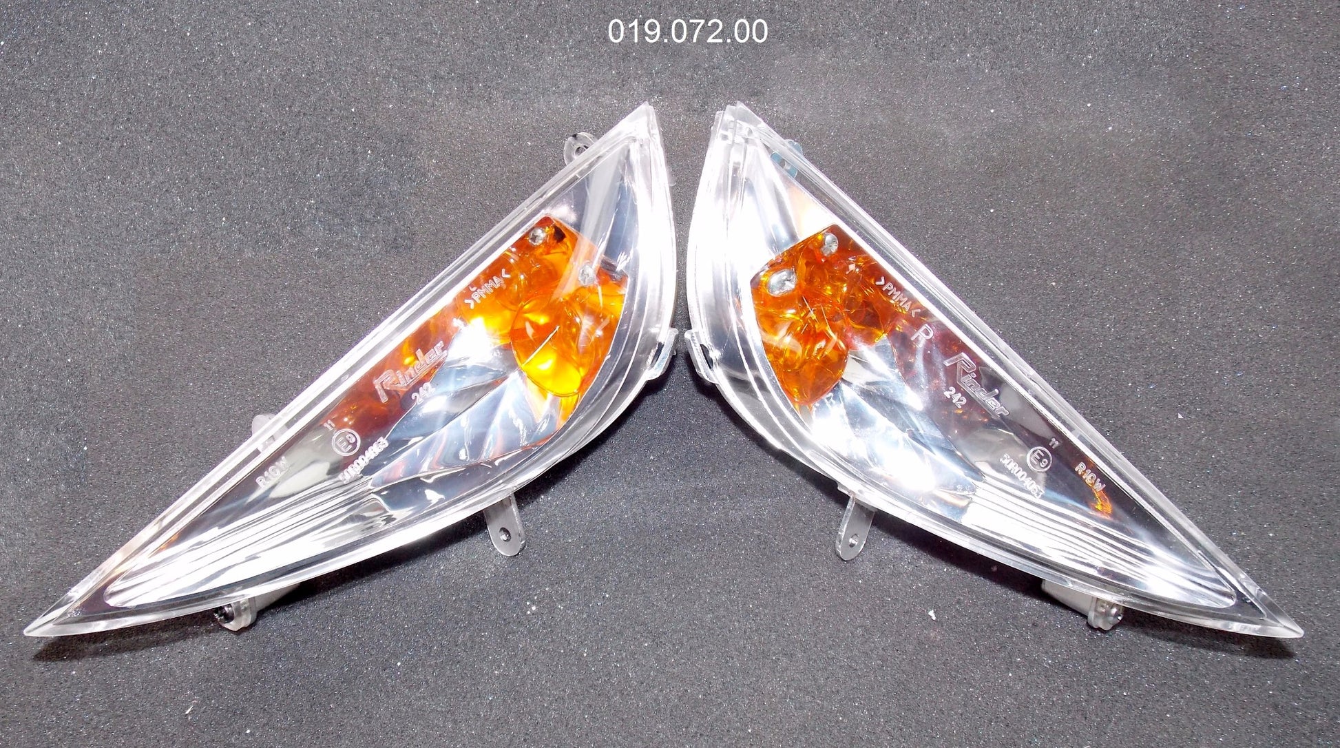 OEM MALAGUTI CIAK 150/ 150 4T / MASTER 200 4T LH RH FRONT INDICATOR 019.072.00 - MotoRaider