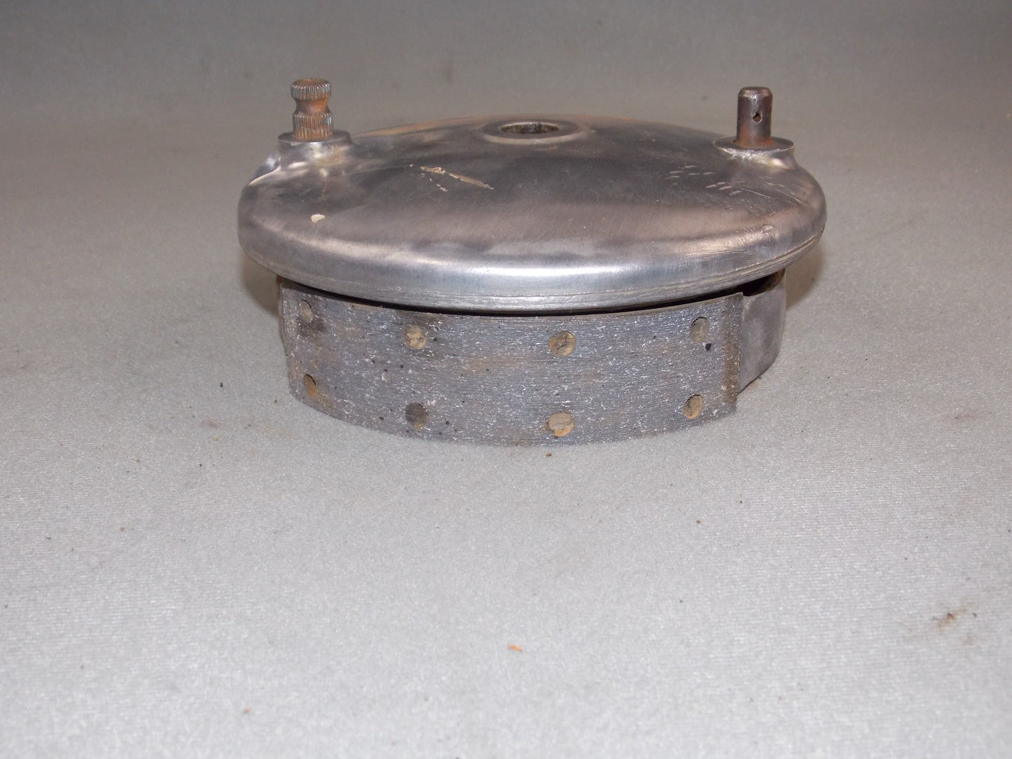 1973 PUCH GS 175 REAR WHEEL BRAKING HUB PLATE + BRAKE SHOES MC GS 125 175 - MotoRaider