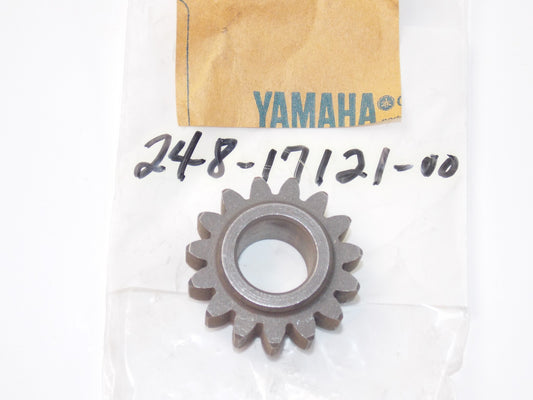 NOS OEM YAMAHA 69-73 AT1 AT2 AT3 CT1 CT2 CT3 HT1 GEAR 2ND PINION # 248-17121-00 - MotoRaider