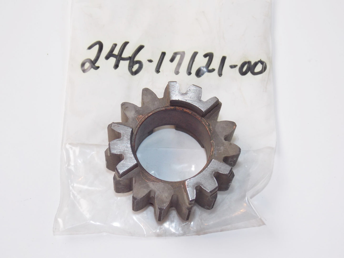NOS OEM YAMAHA 67-71 YDS5 YM2C DS6C DS6B TD2 TD2B GEAR 2ND PINION # 246-17121-00 - MotoRaider