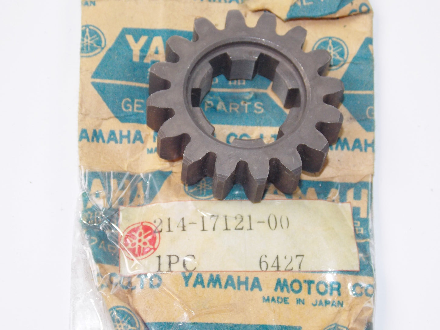NOS OEM YAMAHA 1968-70 DT1 DT1B DT1S DT1C DT1CMX GEAR 2ND PINION # 214-17121-00 - MotoRaider