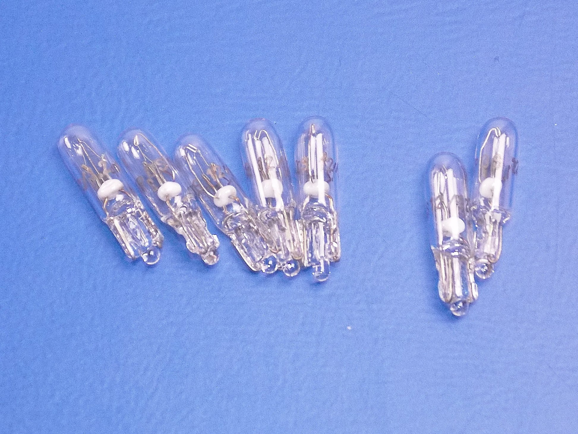 7X OEM MALAGUTI SPEEDOMETER LIGHT BULB 12V 1,2W T5 022.036.00 - MotoRaider