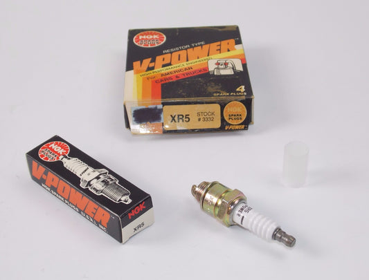 NOS NGK 3332 SPARK PLUG BOX OF 4 V-POWER AMERICAN CARS & TRUCKS XR5 - MotoRaider