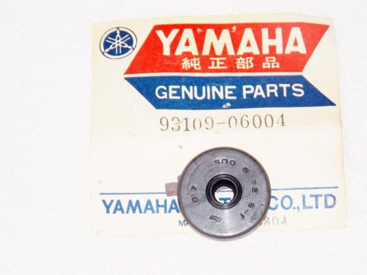 NOS YAMAHA 1969-1970 L5T L5TA TRANSMISSION OIL SEAL SDO-TYPE 93109-06004 - MotoRaider