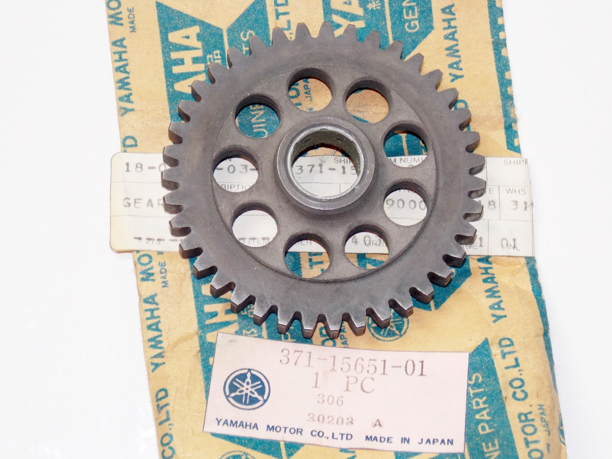 NOS OEM YAMAHA 73-78 TX500/B XS500/B/C/D/E GEAR KICK IDLE # 371-15651-01 - MotoRaider