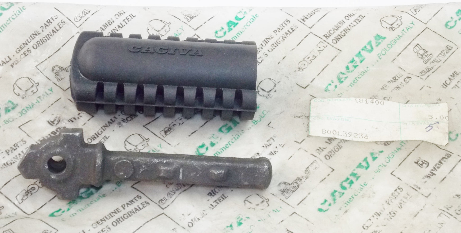 NOS OEM CAGIVA ALETTA ROSSA 125 ELEFANT 125 RIGHT FOOT REST ASSY 800L39236 - MotoRaider