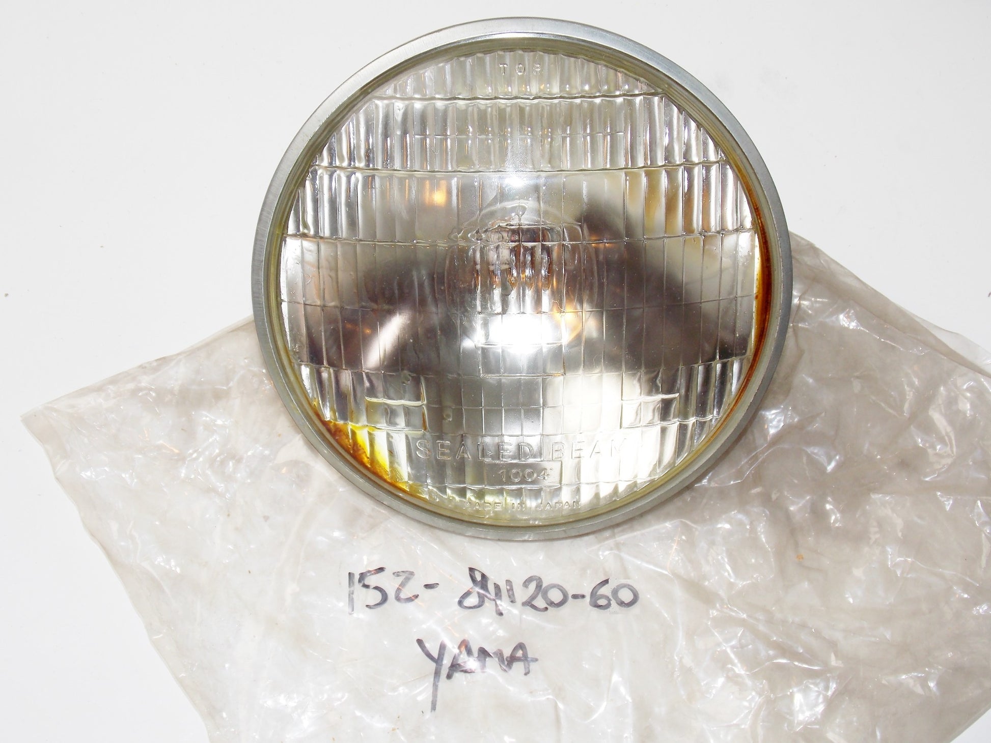 USED SEALED BEAM LENS ASSY YAMAHA 62-66 YDS2 YDS3 YM1 YM1S # 152-84120-60-00 - MotoRaider