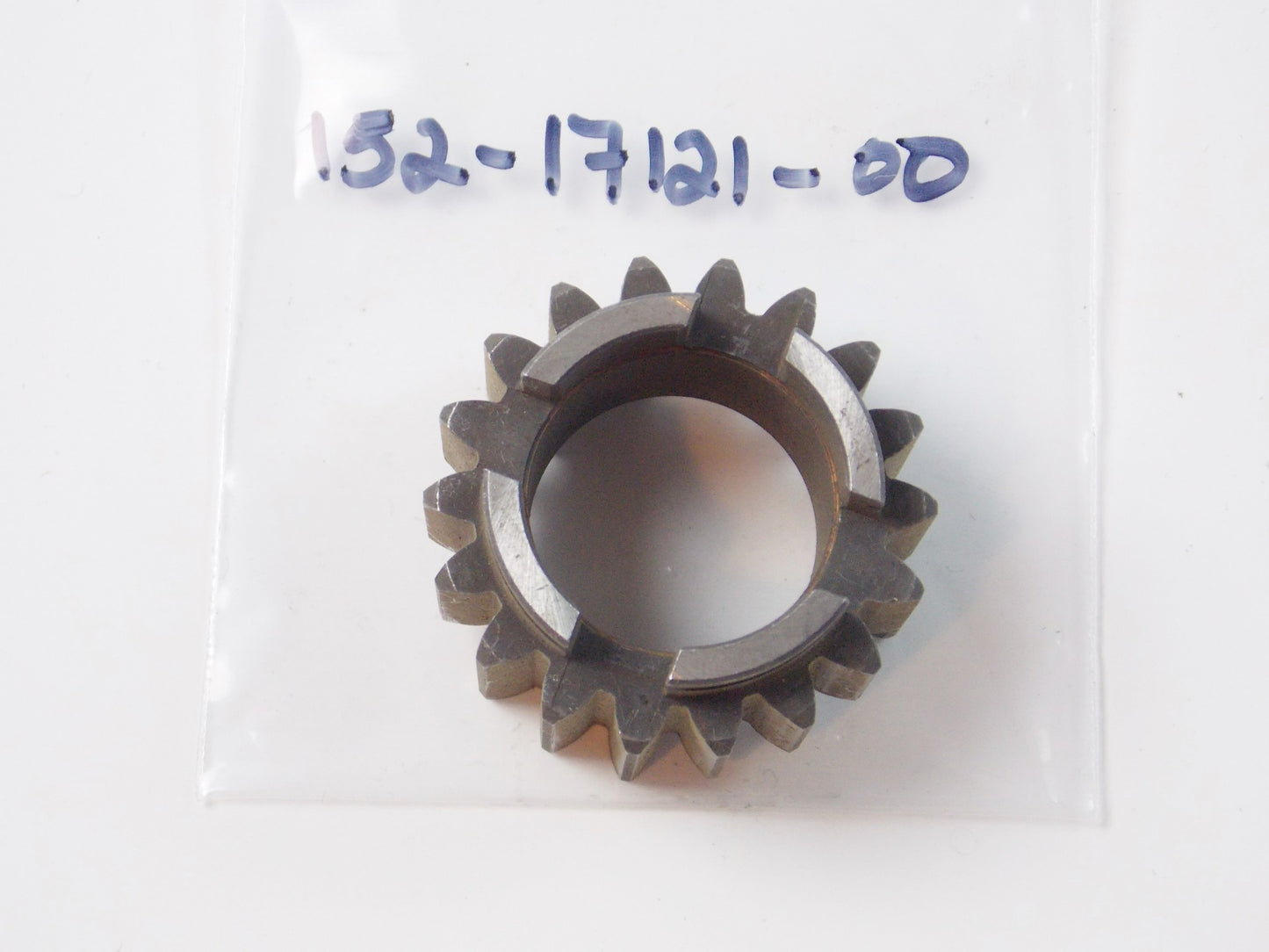 NOS TRANSMISSION GEAR 2ND PINION YAMAHA 1963-63 YDS2 # 152-17121-00-00 - MotoRaider