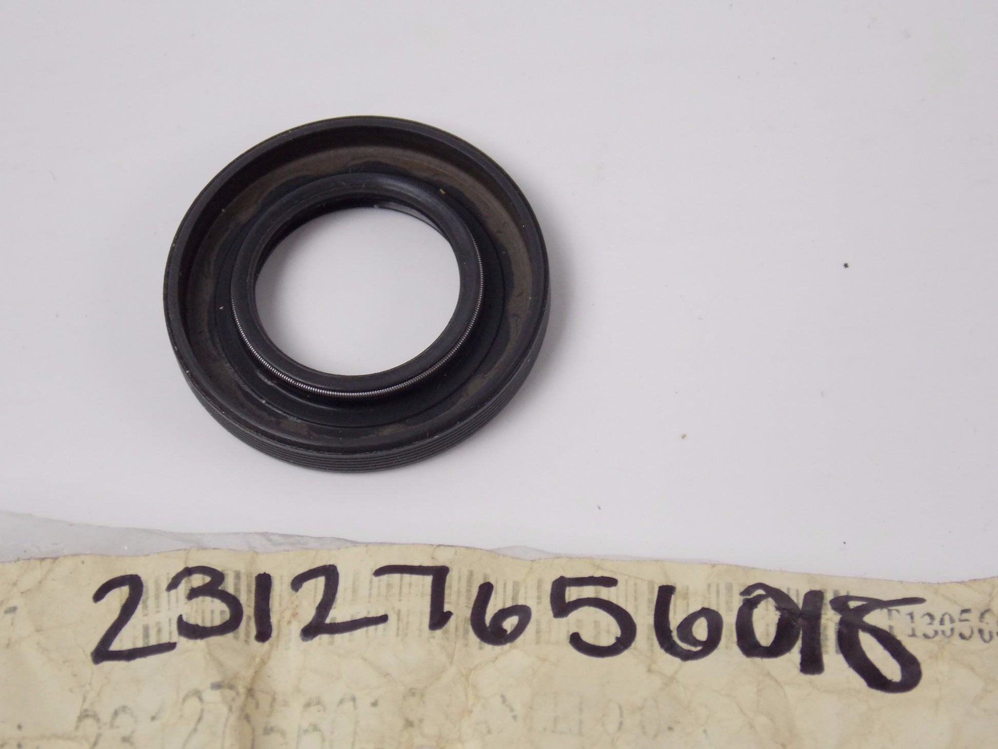OEM BMW 92-07 R1100GS/S/RS/RT R850R GEAR BOX SHAFT OIL SEAL 20x35x5 23127656018 - MotoRaider